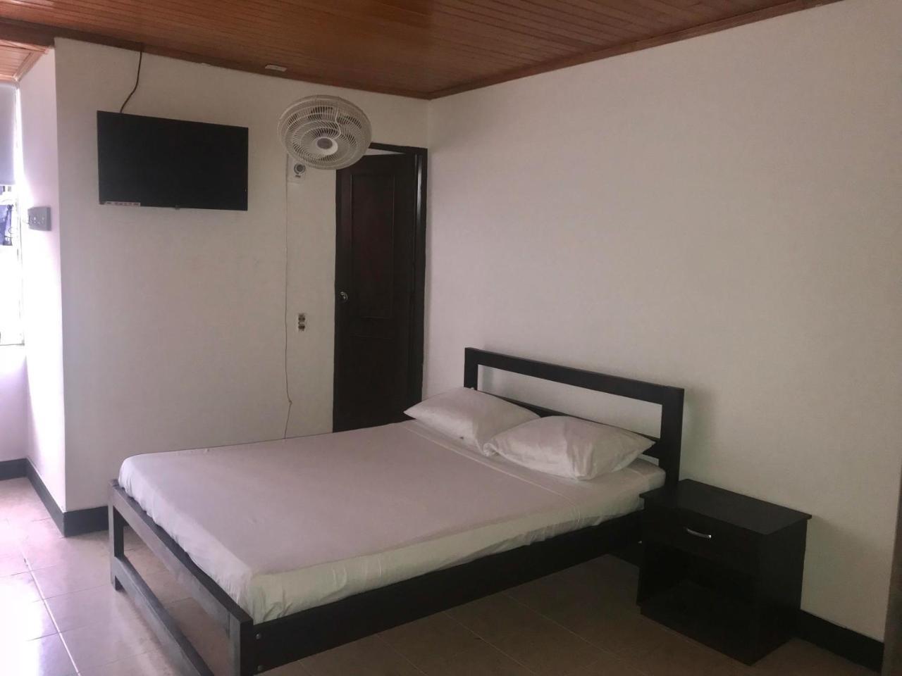 Hotel Y Balneario El Descanso Villavicencio Ngoại thất bức ảnh